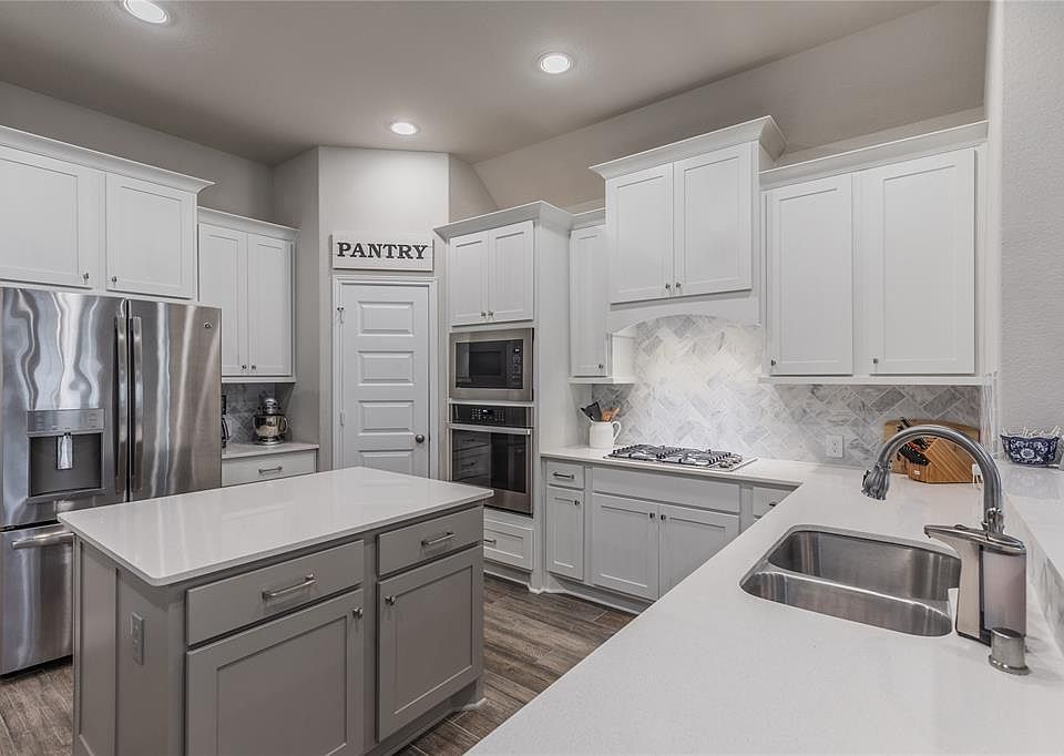 1st image of 2623 Primrose Bloom Ln