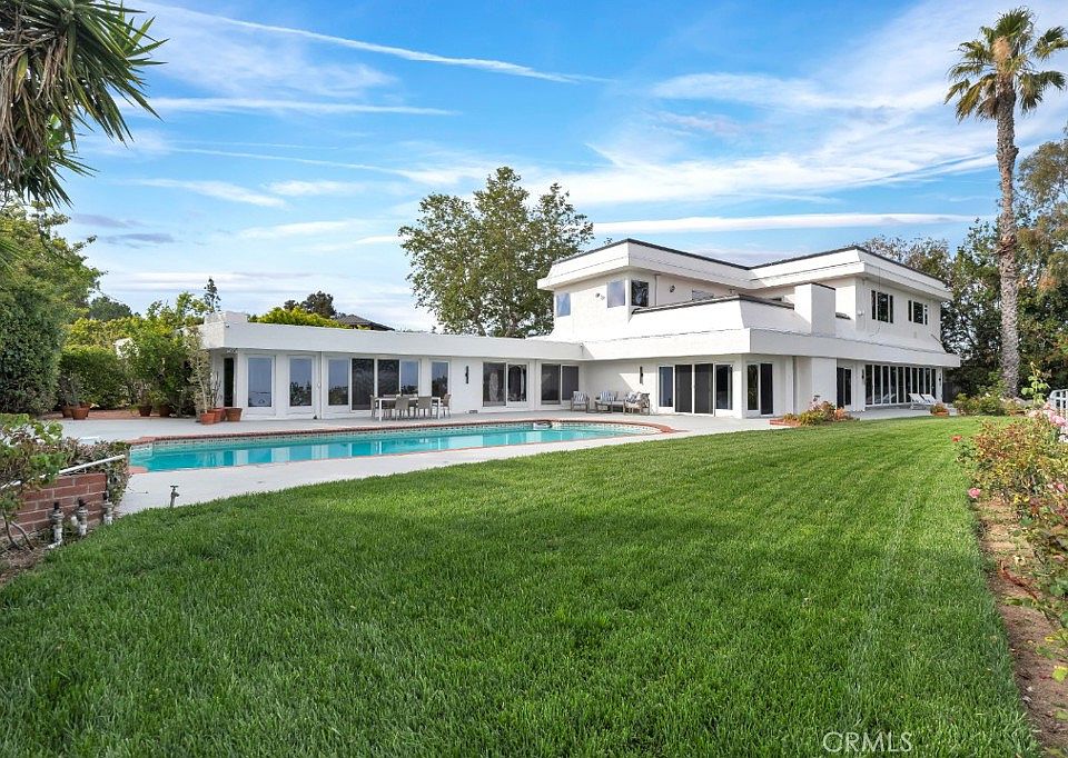 1st image of 2906 Elvido Dr