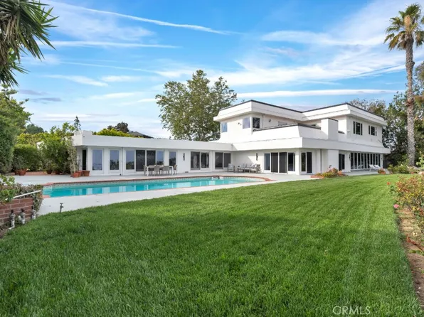 2906 Elvido Dr, Los Angeles, CA 90049