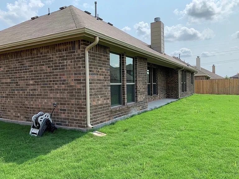 1925 Green Terrace Dr — Photo 18