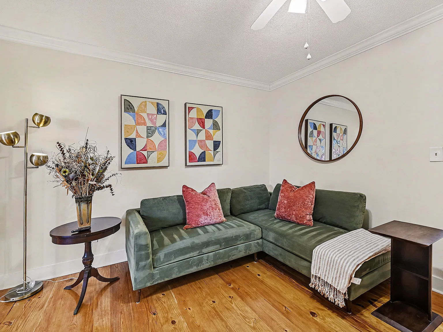 2 bed, 980 sqft, $2,750 — Photo 2