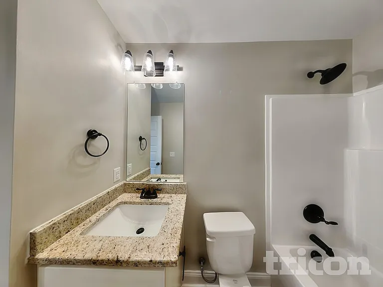 223 Fieldstone Ln — Photo 13