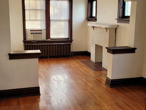 4th image of 4975 Loughborough Ave Floor 2