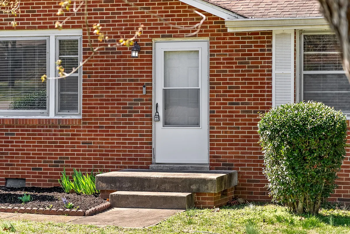 Building Photo - 205 Morningside Dr