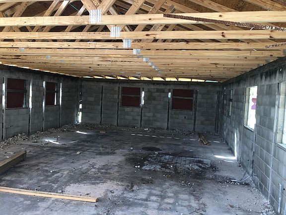 2nd image of 1831 Alfen St