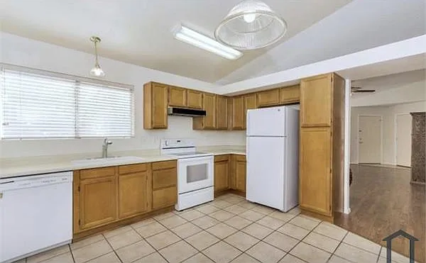 7338 W Paradise Dr — Photo 4