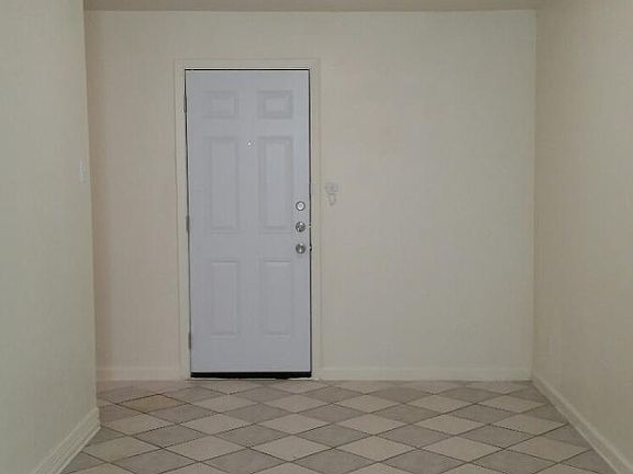 3rd image of 1905 Burke Dr