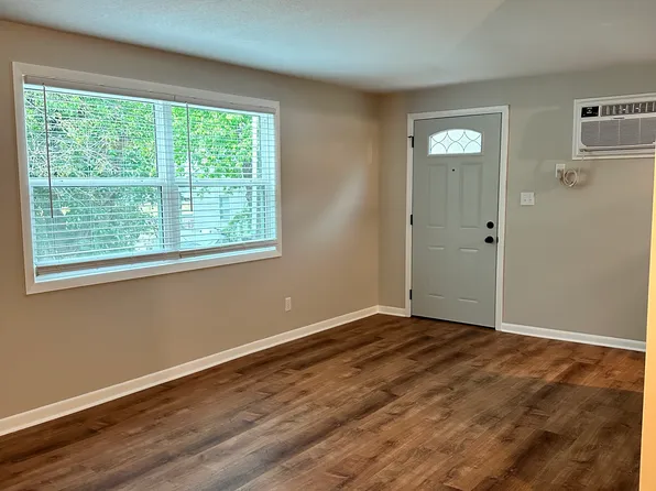 1200 Pomeroy St #5, Manhattan, KS 66502