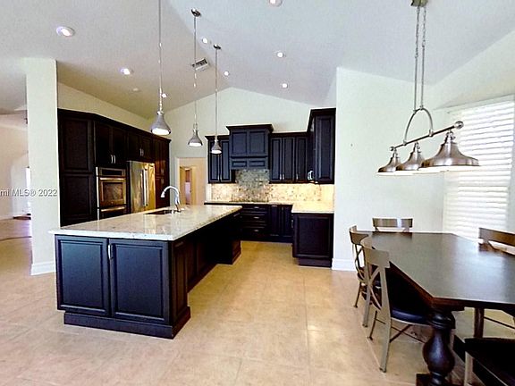 5th image of 405 Sabal Way