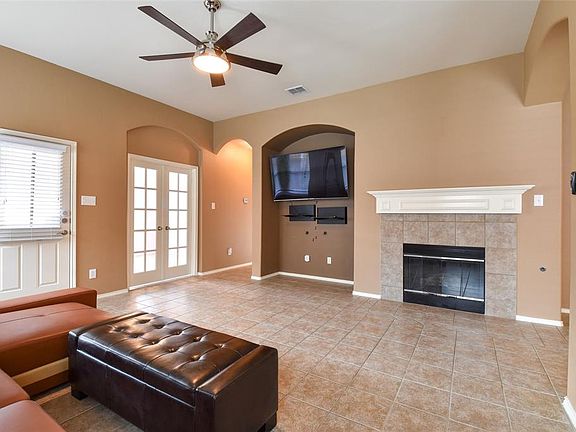 4th image of 15508 Gatehouse Dr