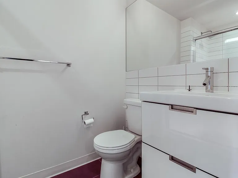 138 Hastings St E #202 — Photo 6
