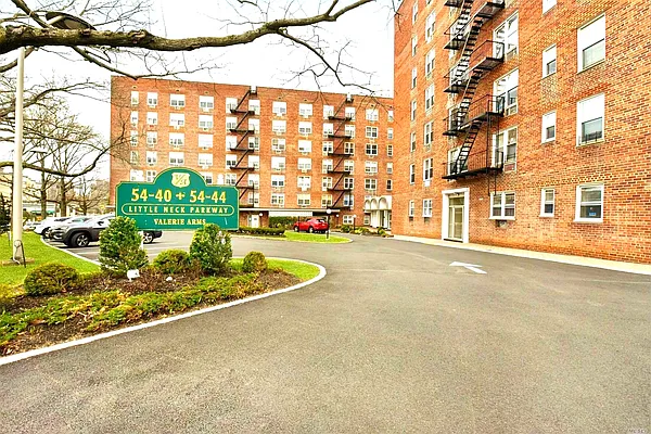 Sold by Voro, LLC | media 11