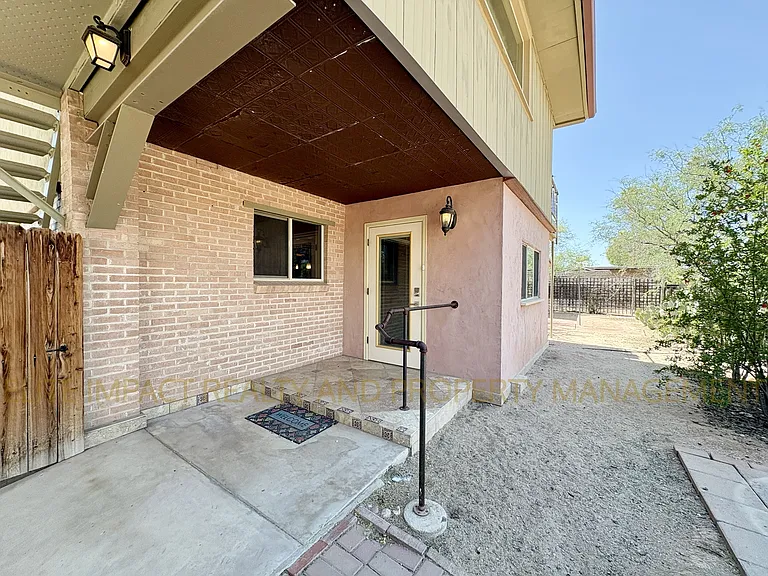 2819 N Woodland Ave #1 — Photo 2
