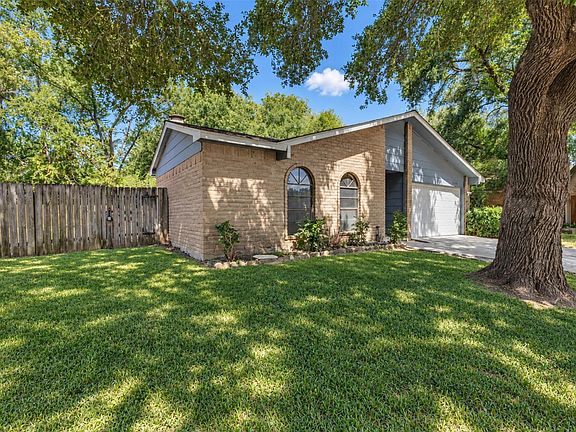 3rd image of 22926 Millgate Dr