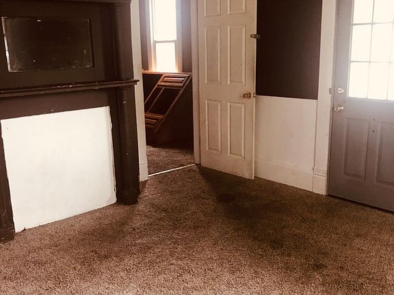 4th image of 427 Schaum Ave