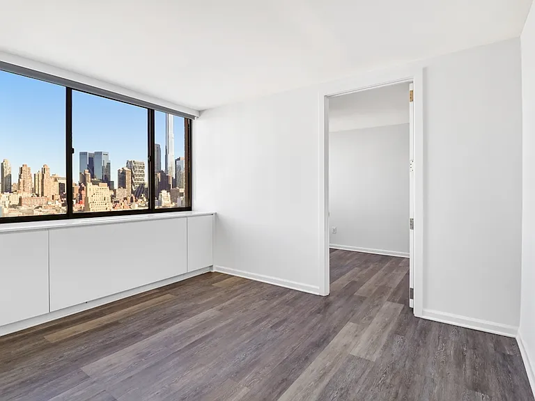 520 W 43rd St #10-B — Photo 6