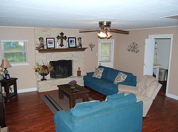 2nd image of 1126 Donna Kay Dr
