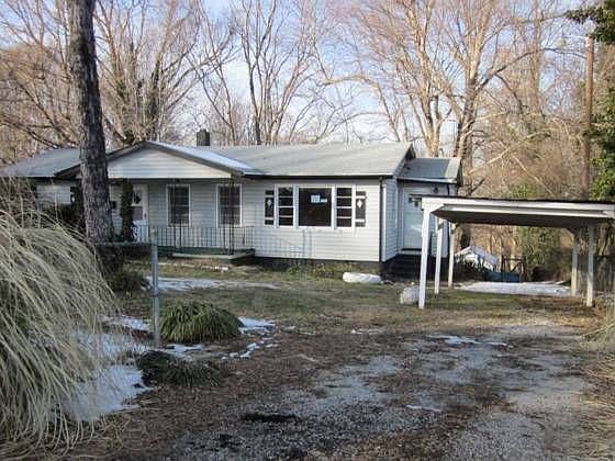 1st image of 838 Walker St