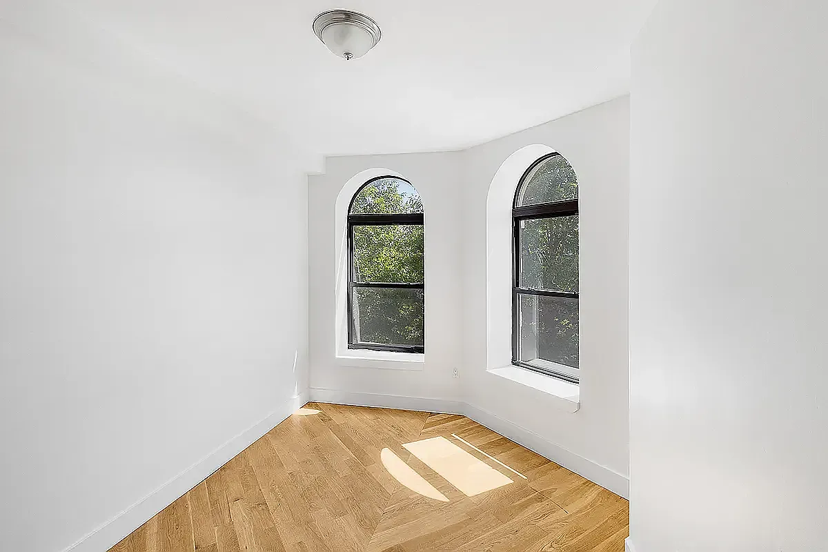 160 Stuyvesant Avenue — Photo 3