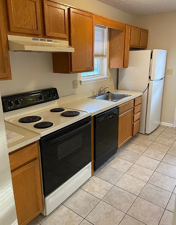 1 bed, 1.5 bath, 850 sqft, $1,350 — Photo 2