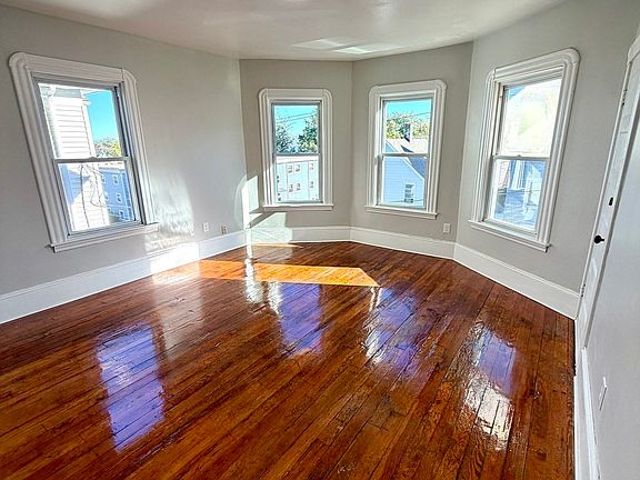 3rd image of 25 Adams St