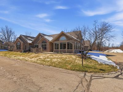 5315 Fawn Creek Dr SW, Wyoming, MI, 49418
