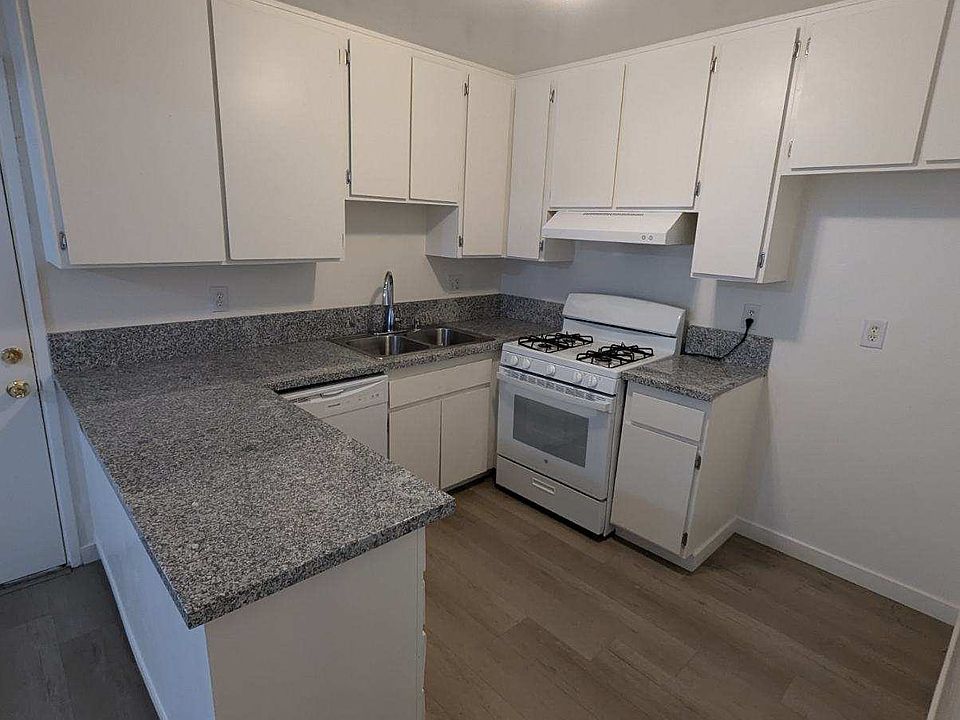 1st image of 2595 Capitales Dr