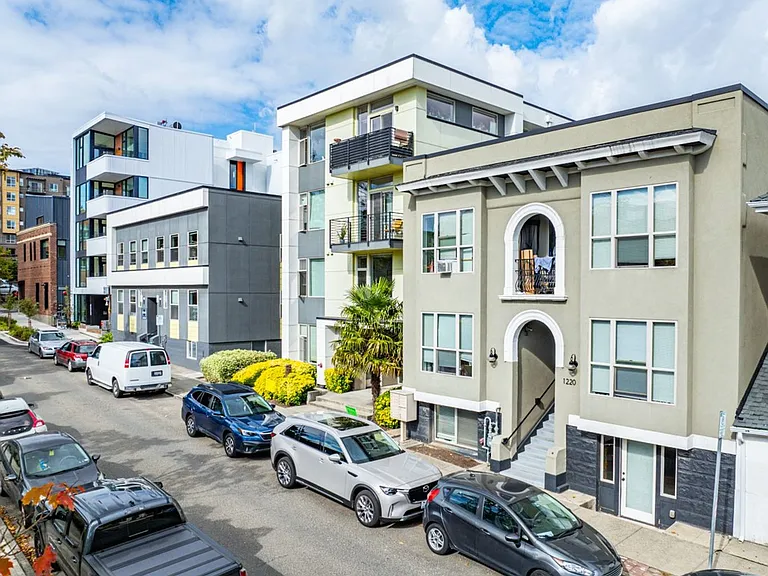 Bravo Apartments — Photo 21