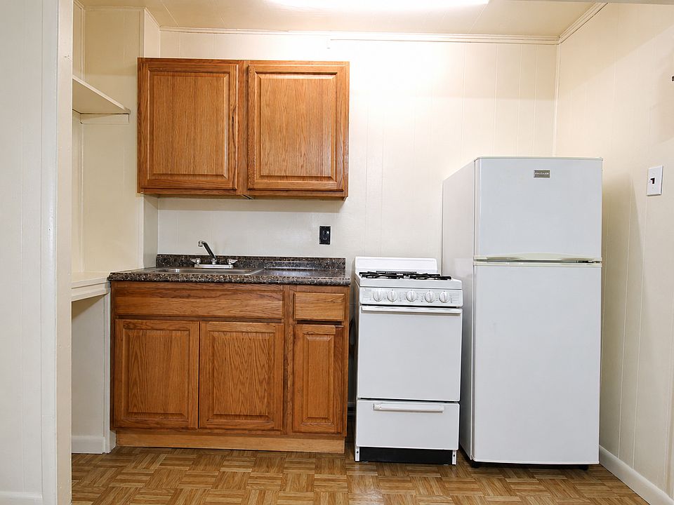 2nd image of 1927 Chestnut St #C3