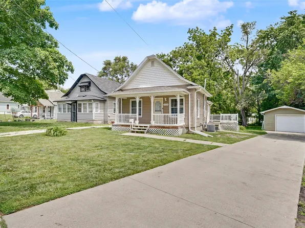1930 Burson St, Des Moines, IA 50316