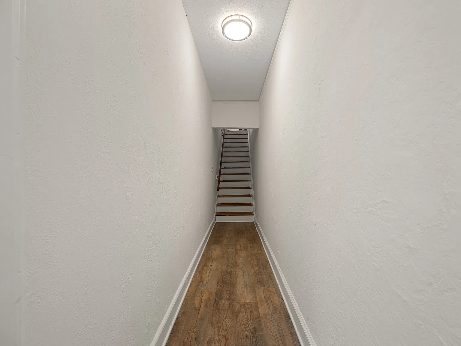 1 bed, $3,000 — Photo 4