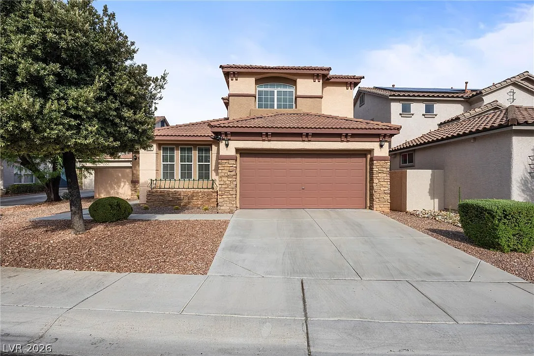5 bed, 3.0 bath, 2451 sqft, $2,650 — Photo 1