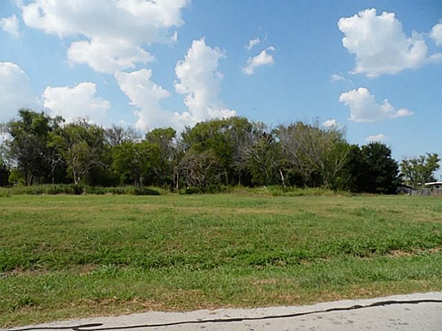 1st image of 5924 Hereford Dr