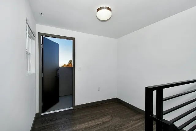 8621 Ramsgate Ave — Photo 36