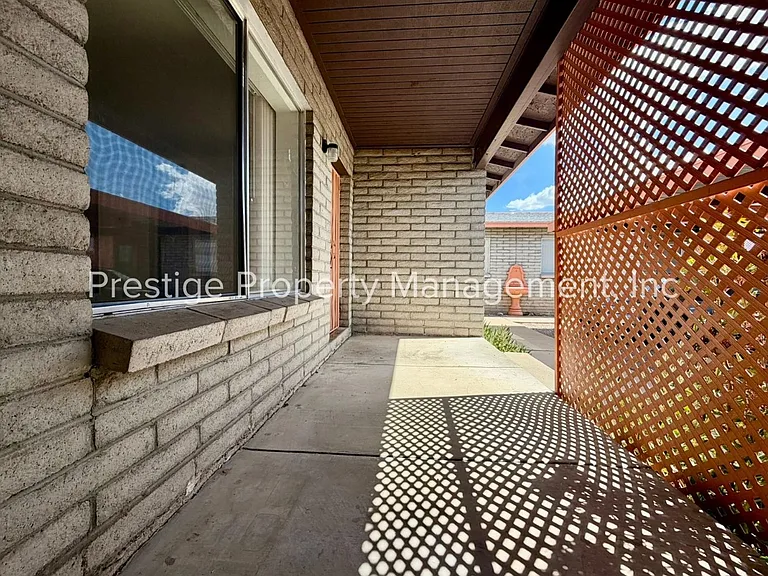 1438 N Alamo Ave #1-7 — Photo 2