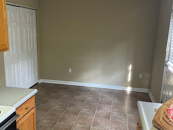 3rd image of 413 Sara Leigh Dr APT 1