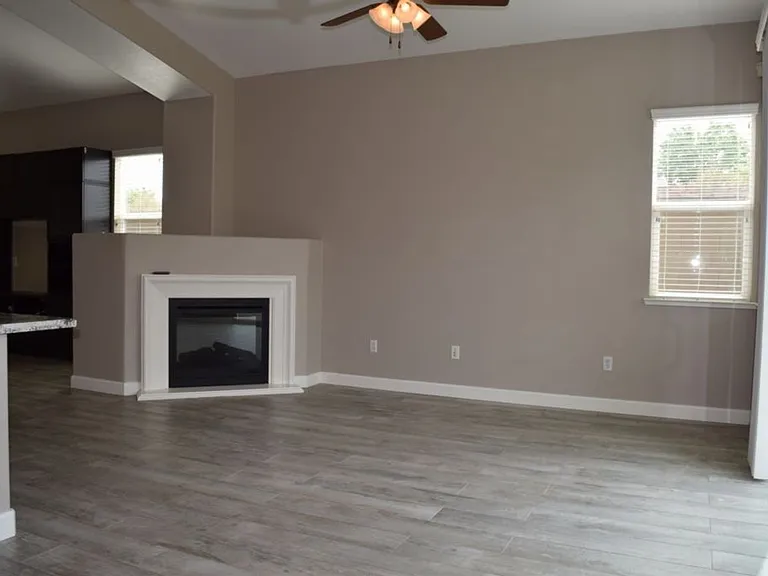 1902 Horseshoe Glen Cir — Photo 14