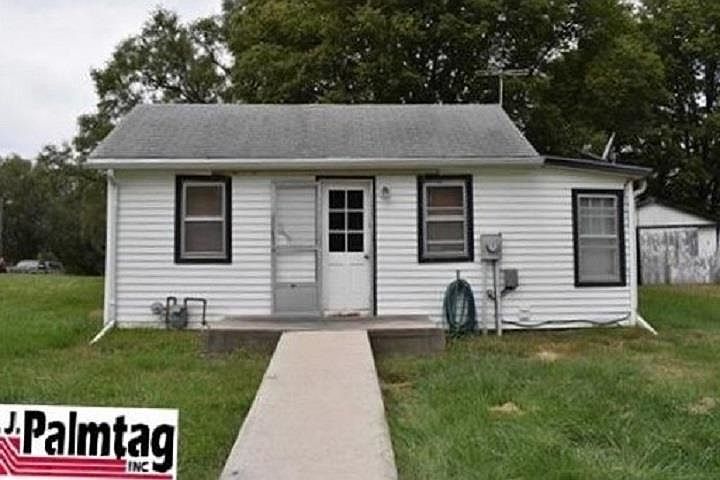 1st image of 1532 S 13th St