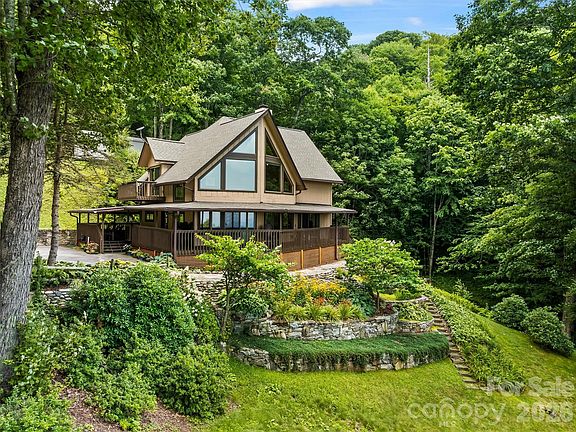 2nd image of 670 Parkway Dr