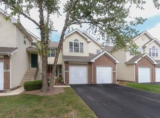 7318 Grandview Ct, Carpentersville, IL 60110