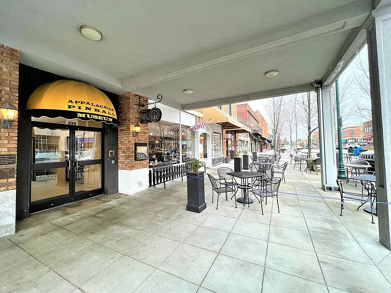 538 N Main St — Photo 7
