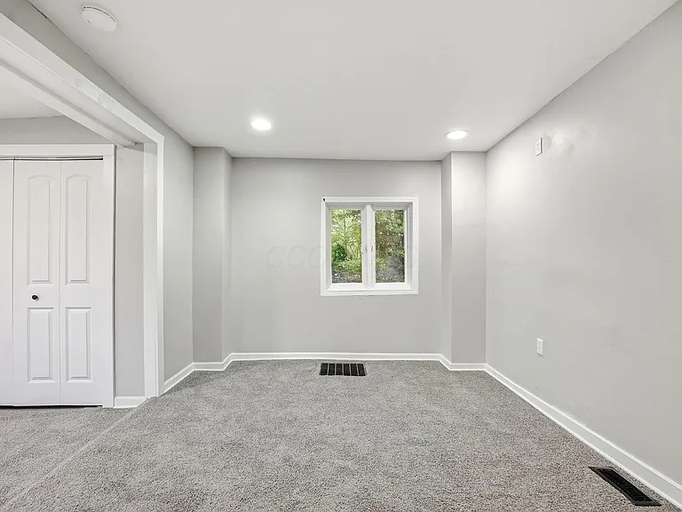 1041 Market St — Photo 22