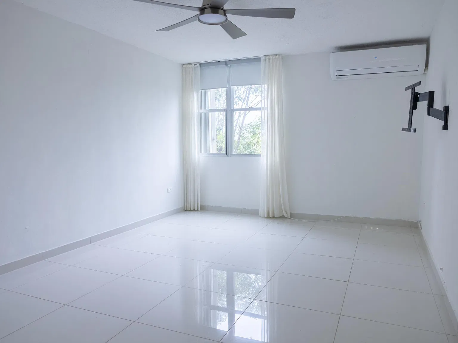 3 bed, 1399 sqft, $1,750 — Photo 2