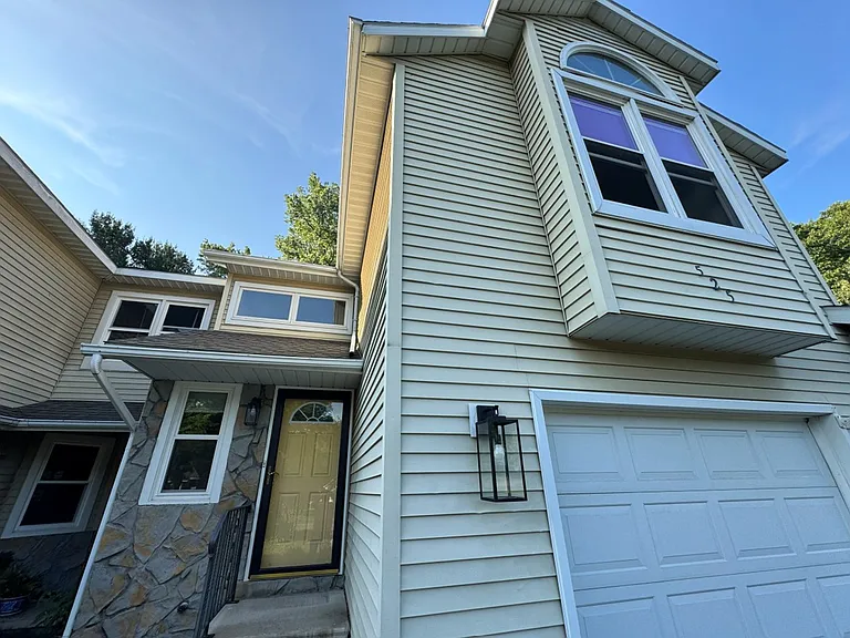 525 Highwood Cir — Photo 14