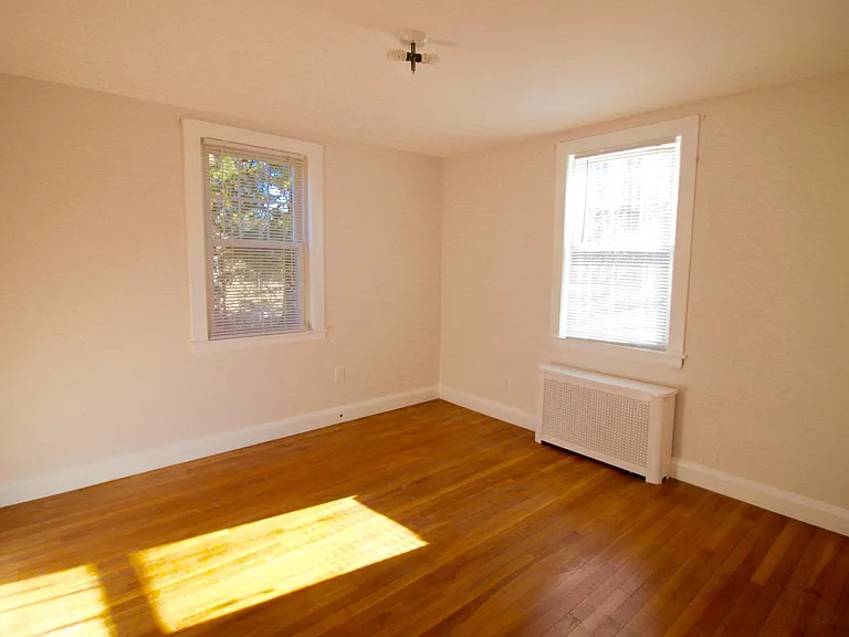 7 Pine St — Photo 5