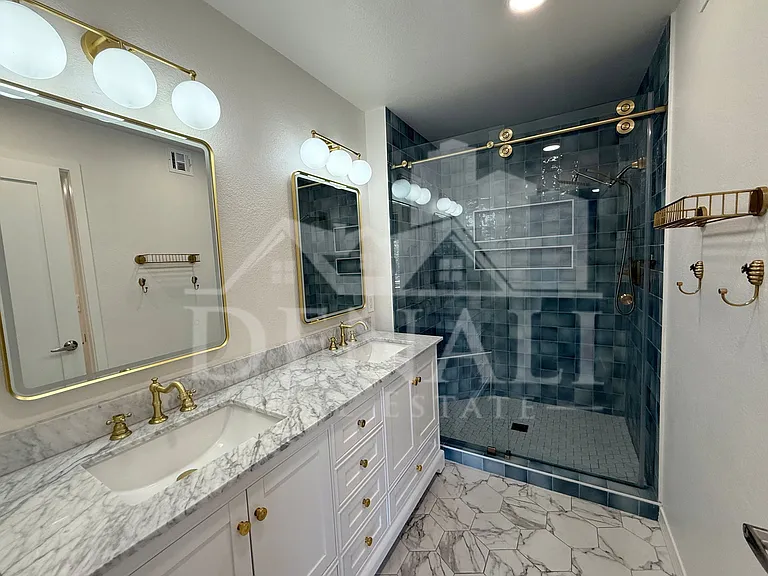 4848 N 36th St #221 — Photo 16