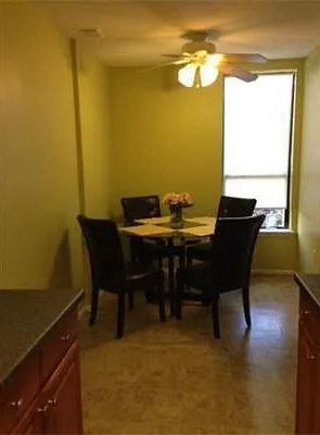 2 bed, 810 sqft, $1,950 — Photo 2