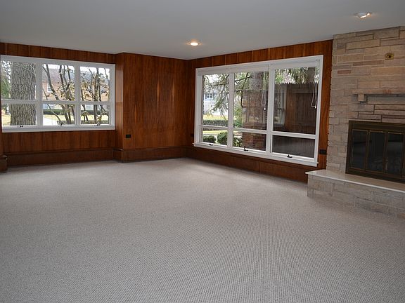 3rd image of 918 Park Ave