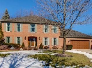 1100 Loyola Dr, Libertyville, IL