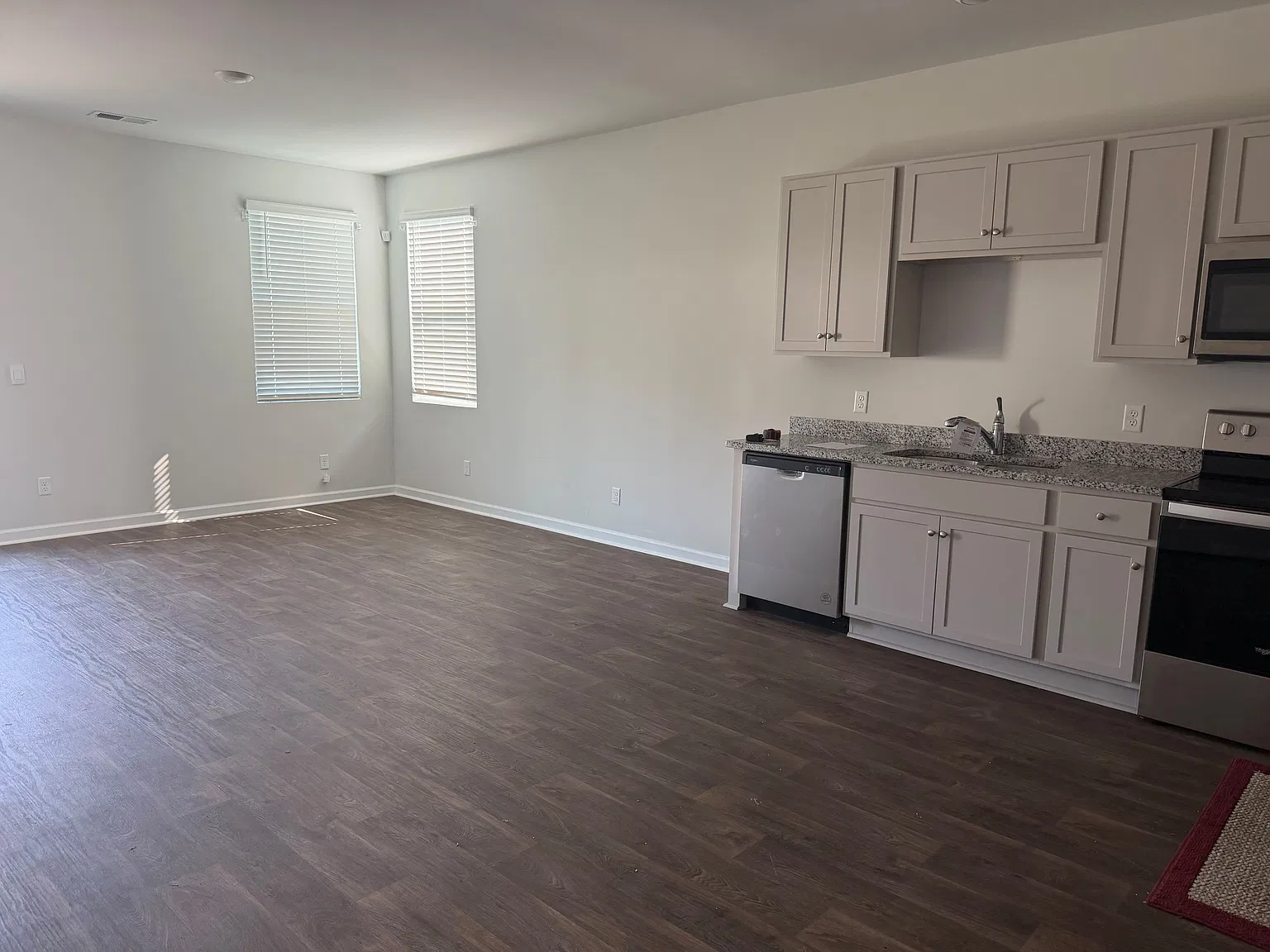 3 bed, 1183 sqft, $1,895 — Photo 4